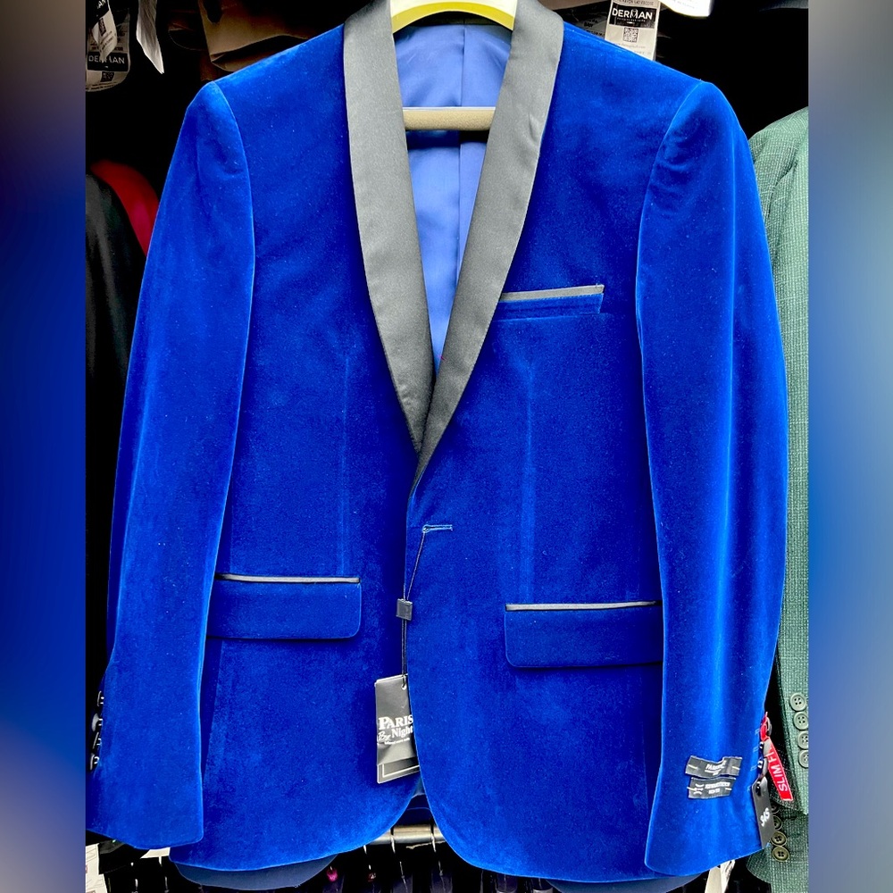 Men Royal Blue Velvet Blazer 
Fashionable 
Fancy